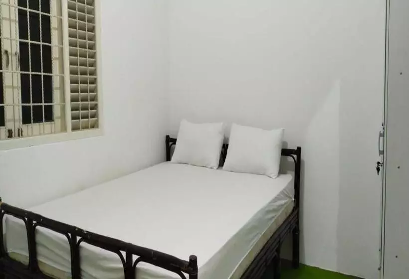 Hotelli Spot On 92544 Senja Homestay