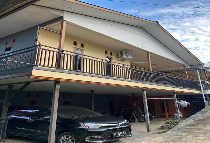 酒店 Spot On 92544 Senja Homestay