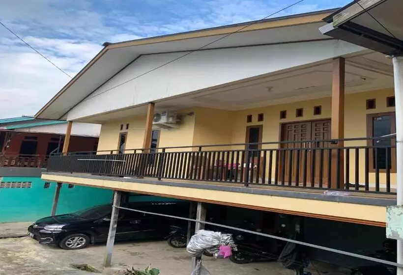 Hotelli Spot On 92544 Senja Homestay