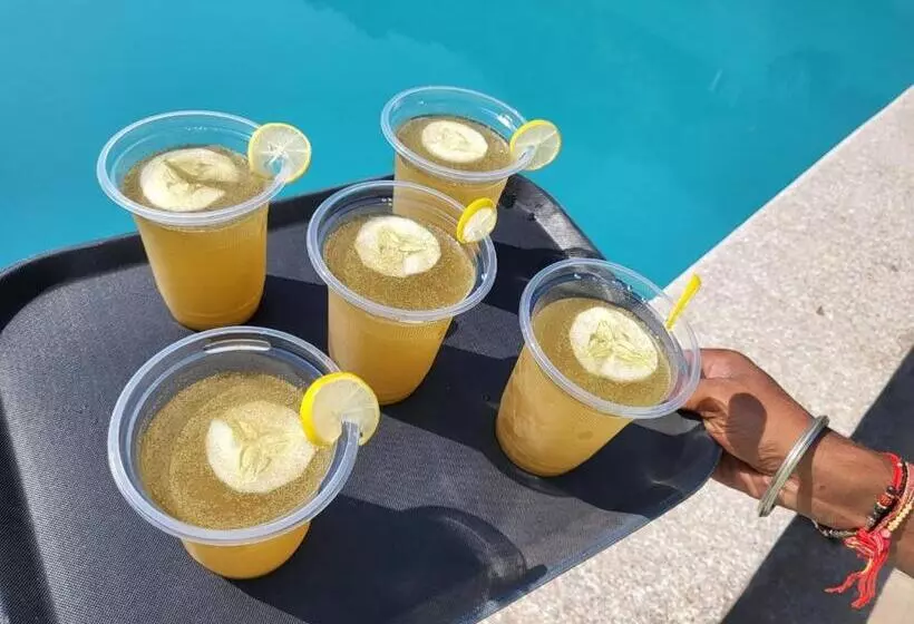 ホテル The Hill Mount Resort Shivpuri