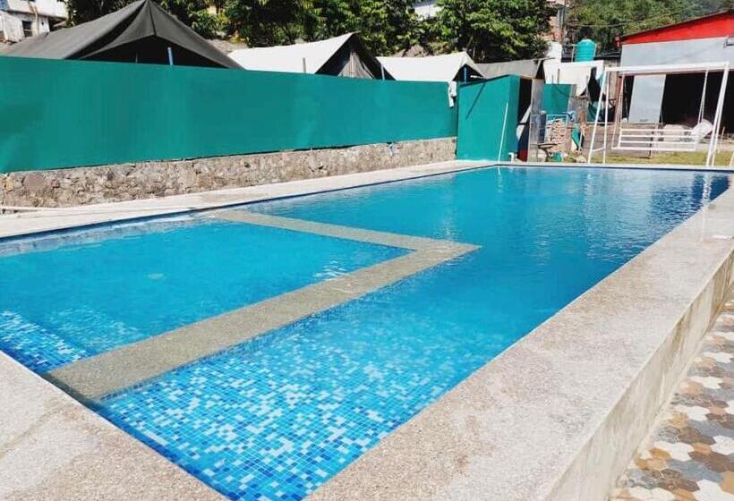 בית מלון כפרי The Hill Mount Resort Shivpuri