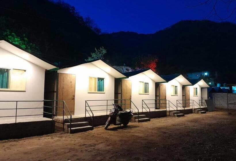 בית מלון כפרי The Hill Mount Resort Shivpuri