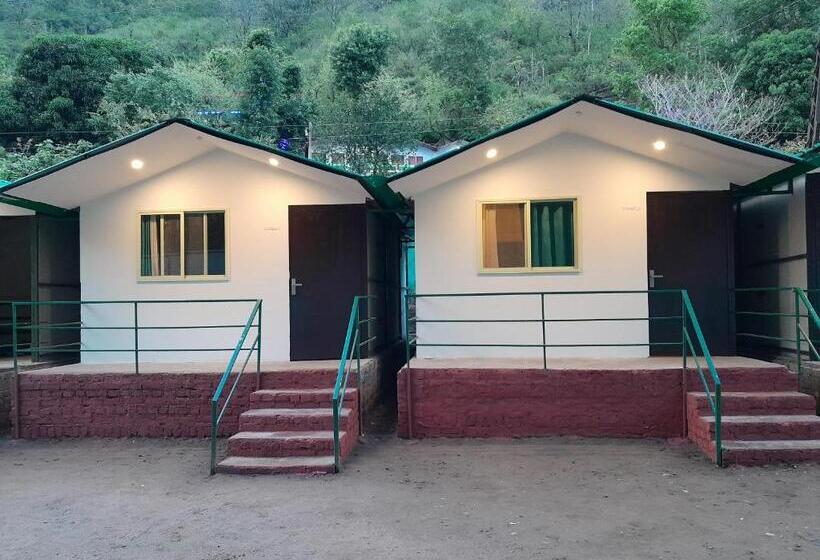 בית מלון כפרי The Hill Mount Resort Shivpuri