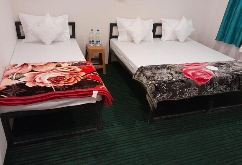 בית מלון כפרי The Hill Mount Resort Shivpuri