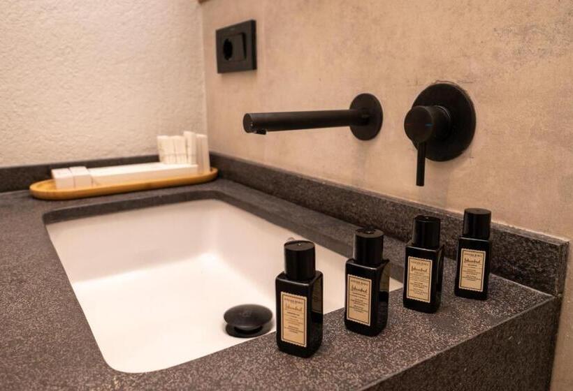 Leone Cunda Edition Otel