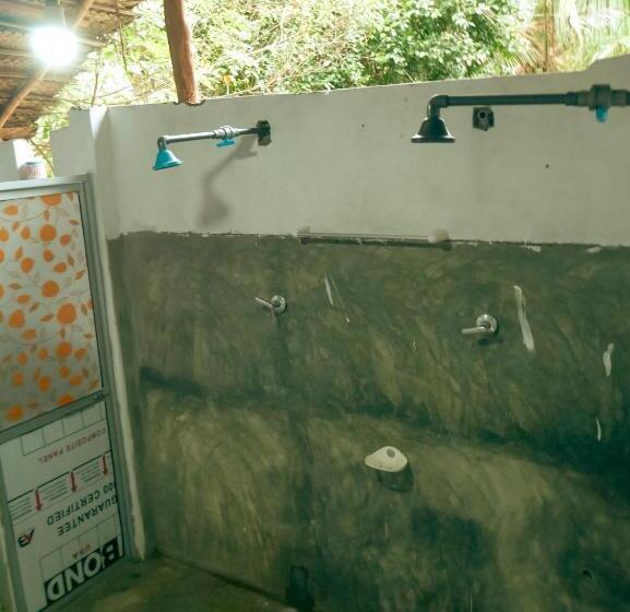 Pensió Bay Surf Hostel