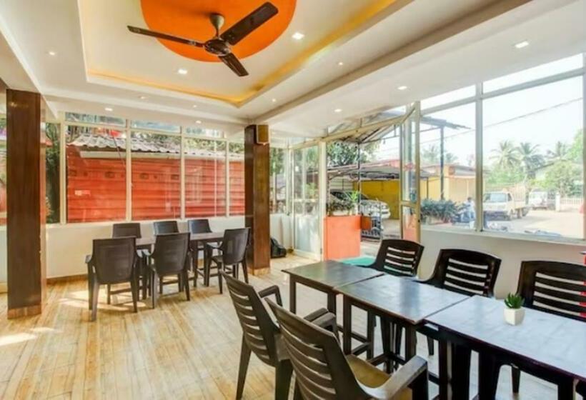 Itsy Hotels Adams Beach Resort, 350 Mtrs From Baga Beach