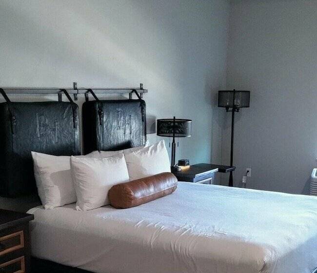 Отель Bunk House