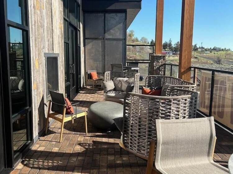 Отель Bunk House