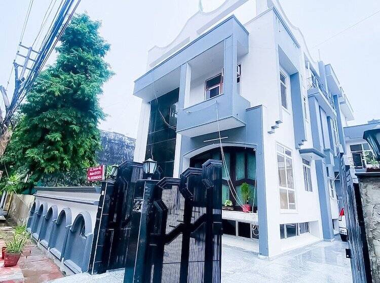 Hotel Roomshala 056 Csk Residency