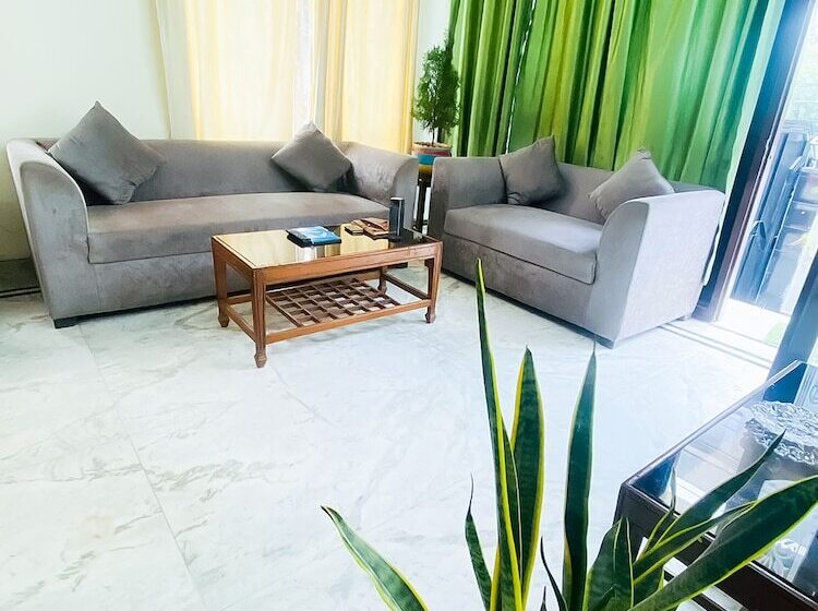 Hotel Roomshala 056 Csk Residency