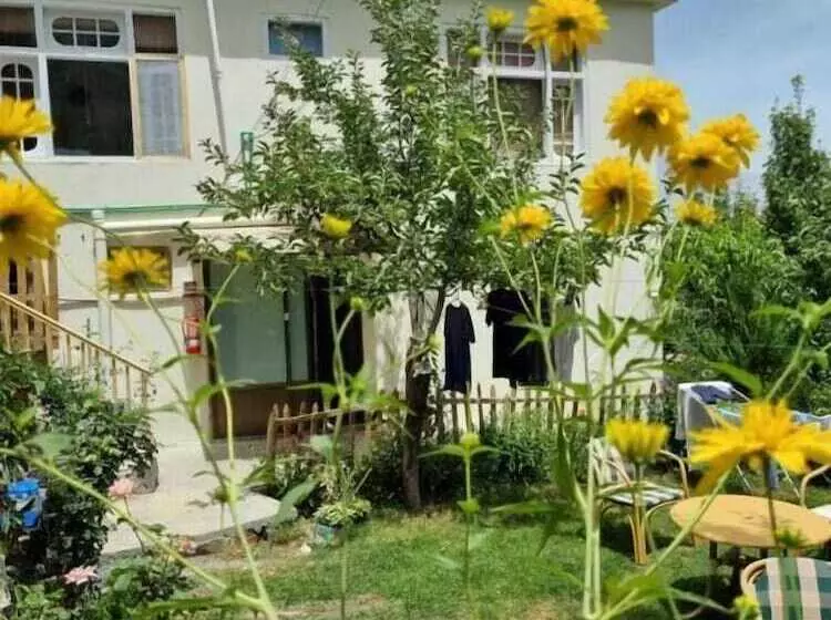 پانسیون Des Dastaan
