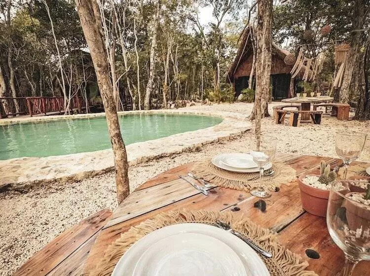 ホテル Naay Zama Tulum