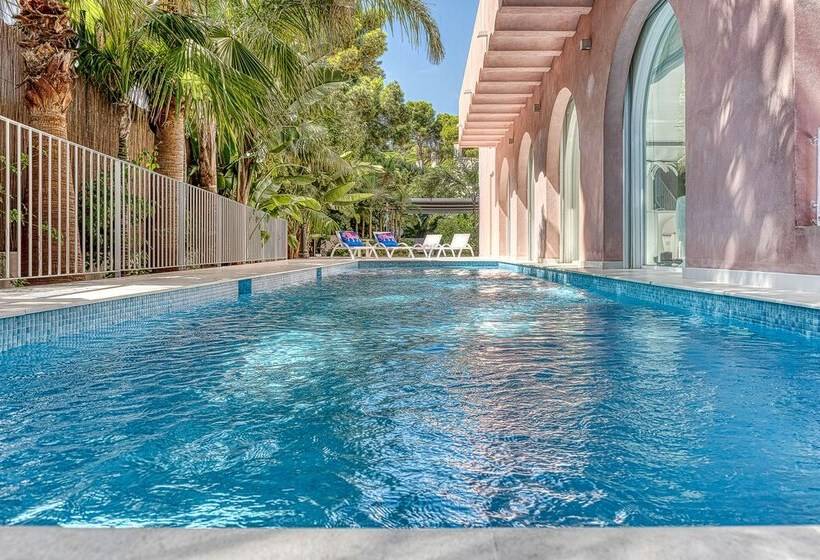 ホテル The Pink Elephant