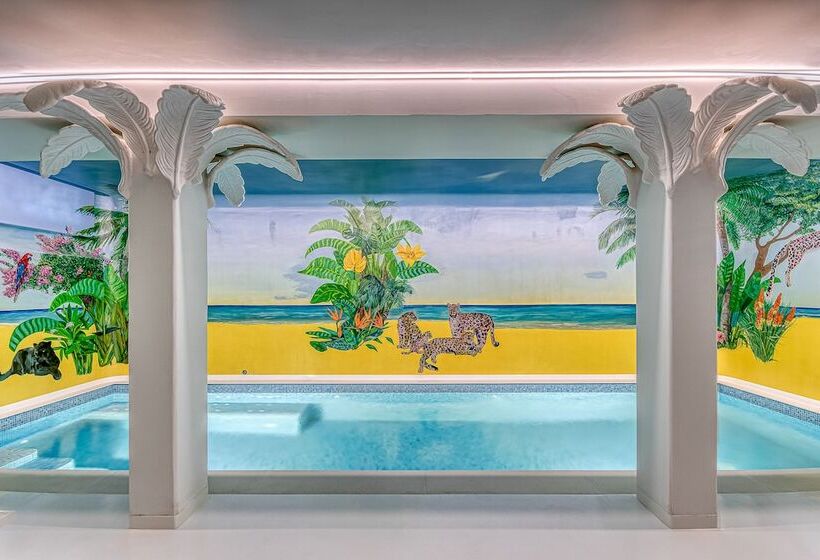 ホテル The Pink Elephant