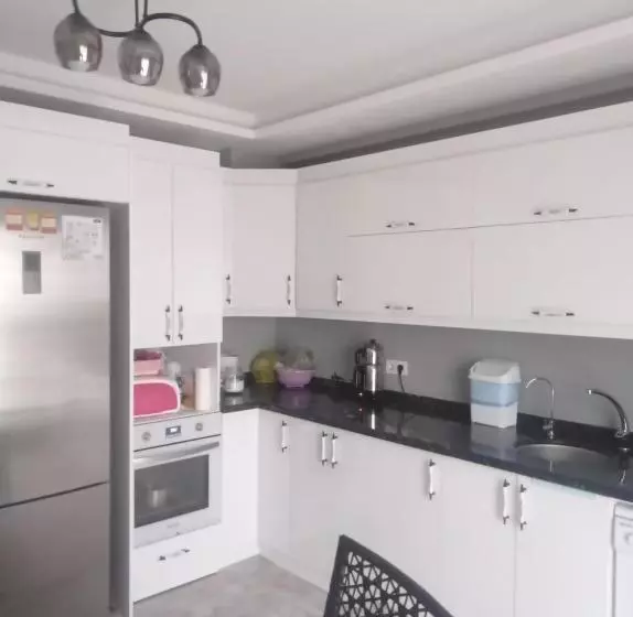 Krali̇yet Konaklari