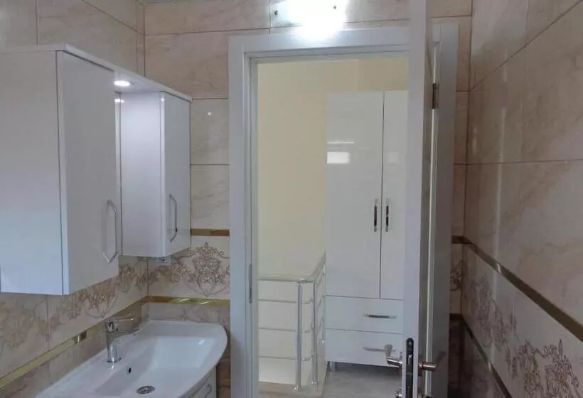 Krali̇yet Konaklari