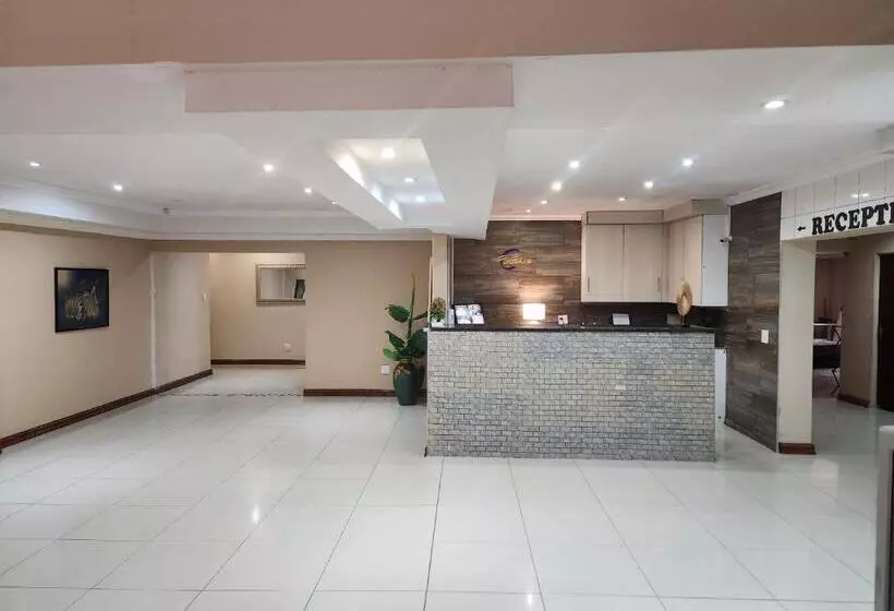 ペンション Jomus Guest House