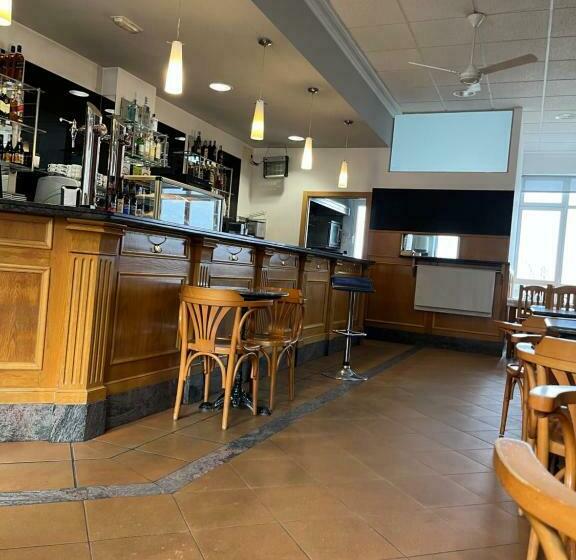 هاستل Pensión Arenas Palas