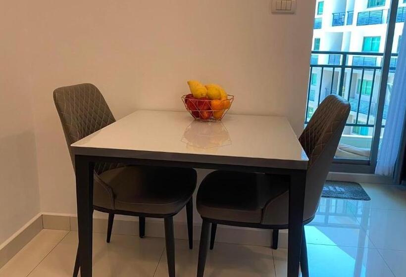 Arcadia Beach Continental