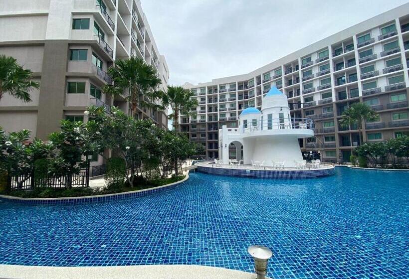 Arcadia Beach Continental