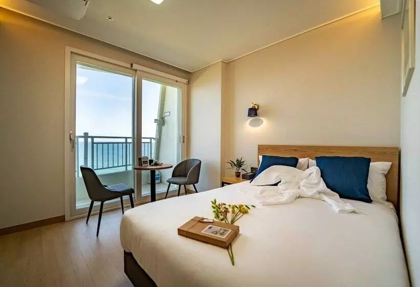 Hotelli Gangneung Pineart Label