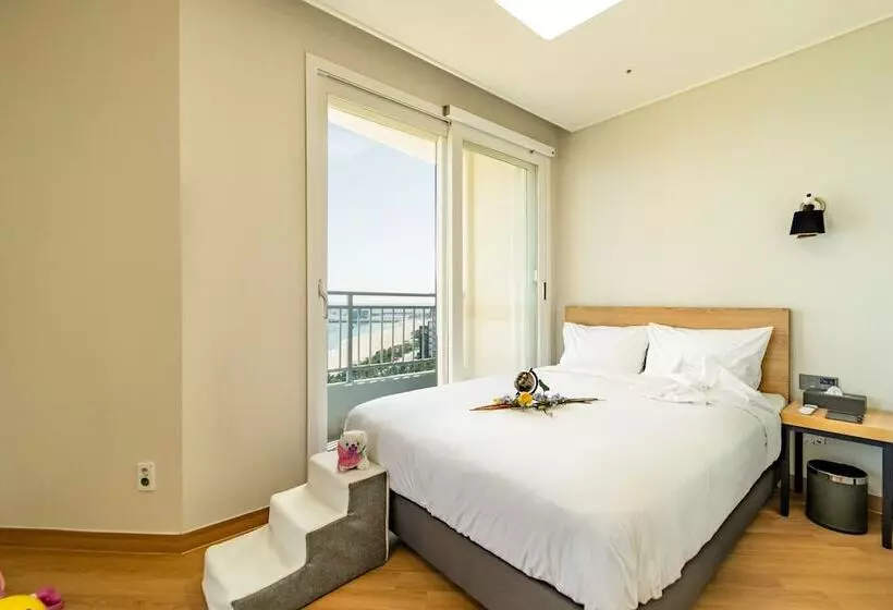 Hotelli Gangneung Pineart Label