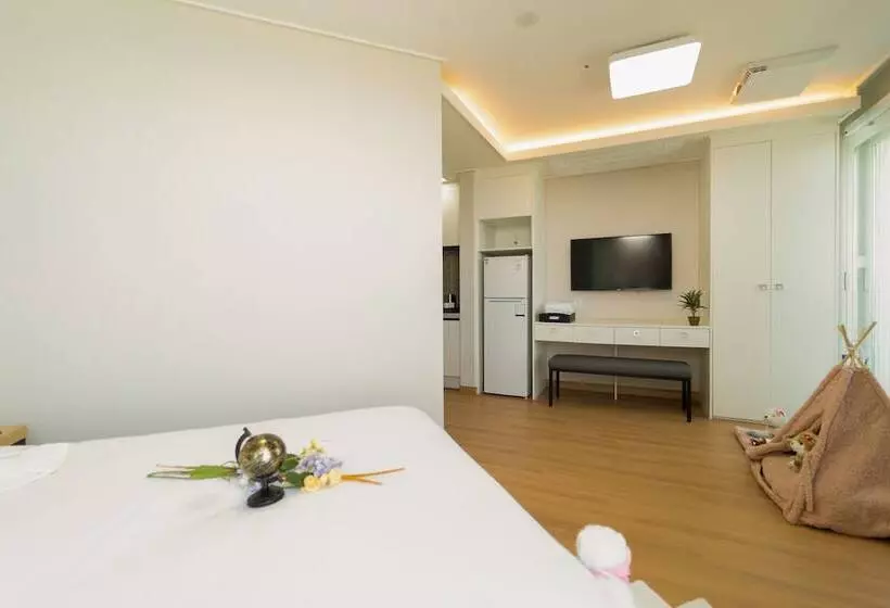 Hotelli Gangneung Pineart Label