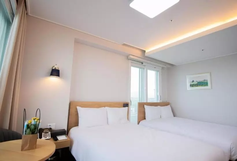 Hotelli Gangneung Pineart Label