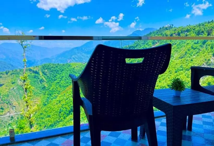 ホテル Pinerock & Cafe, Mussoorie   Mountain View Luxury Rooms With Open Rooftop Cafe