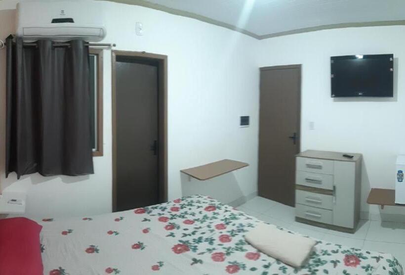 ホテル Pousada 4 Estações