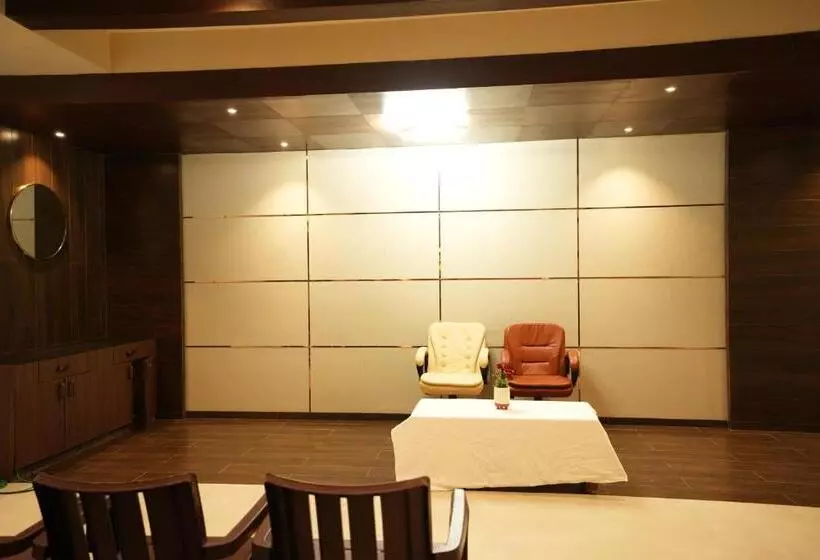 Hotelli Sri Ambal Grand