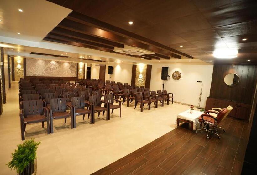 Hotel Sri Ambal Grand