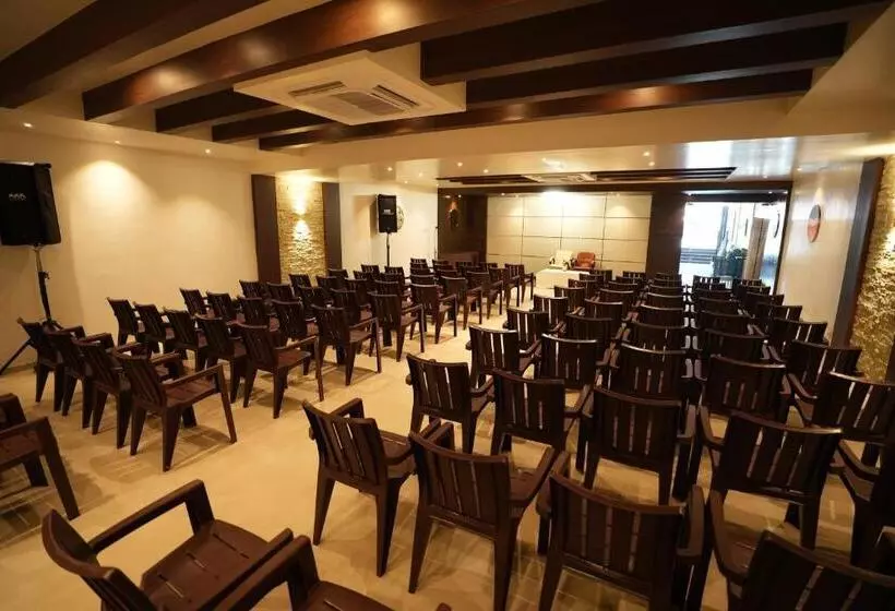 Hotelli Sri Ambal Grand