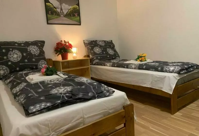 Majatalo Guests House At The Town Centre