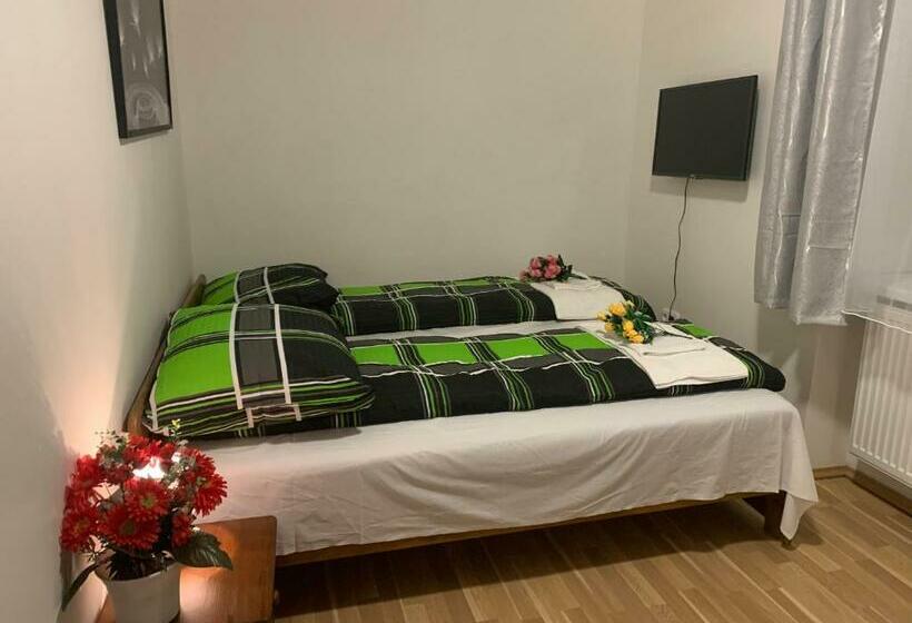 ペンション Guests House At The Town Centre