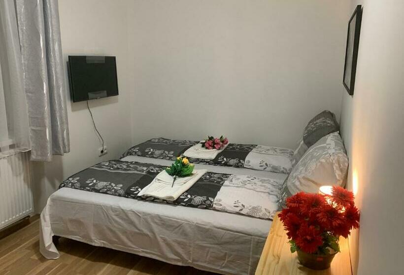 ペンション Guests House At The Town Centre