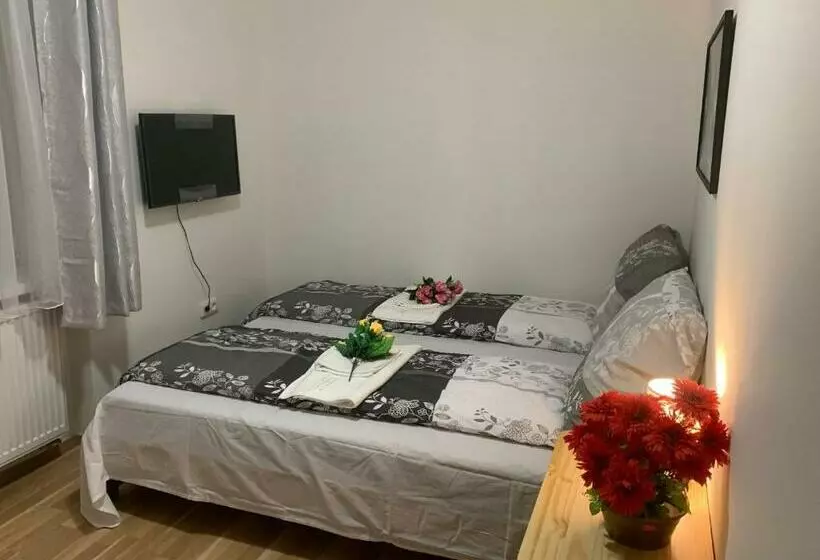 Majatalo Guests House At The Town Centre