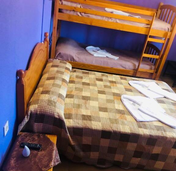 Pension (Hôtel basse catégorie) Hostal Juli Bureba