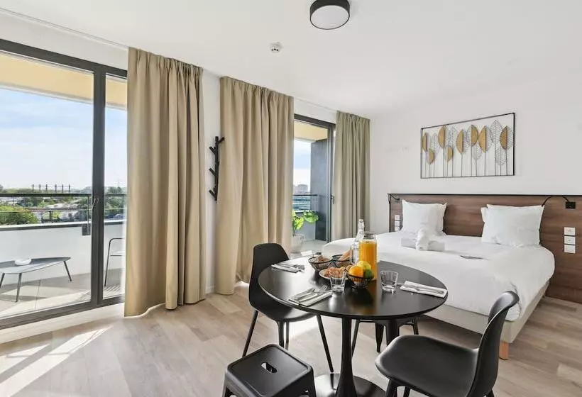 All Suites Paris Ouest Colombes