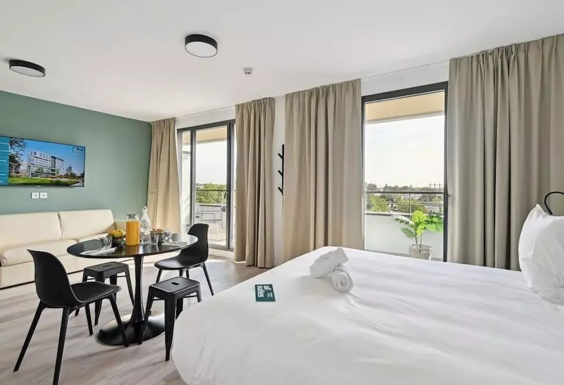 All Suites Paris Ouest Colombes