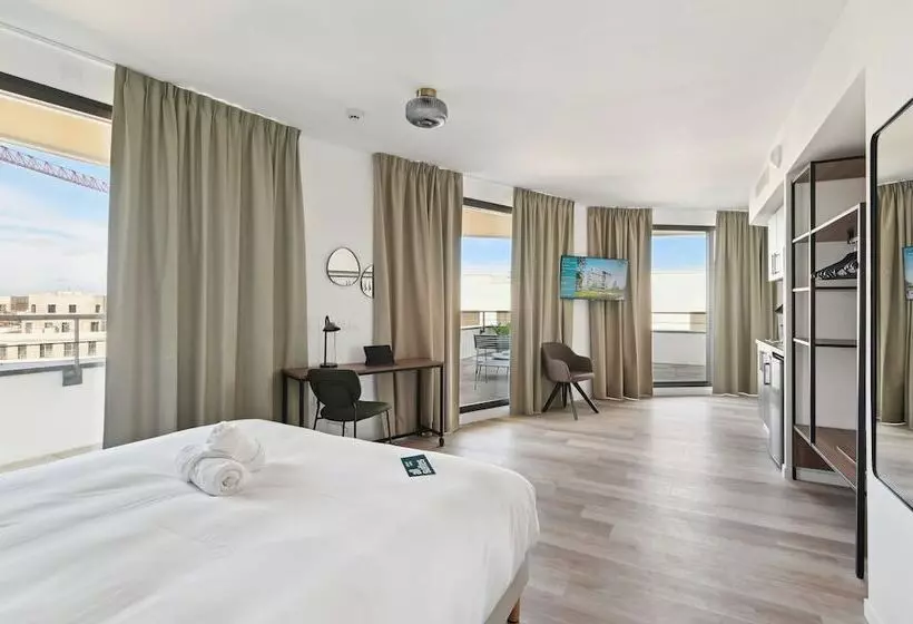 All Suites Paris Ouest Colombes