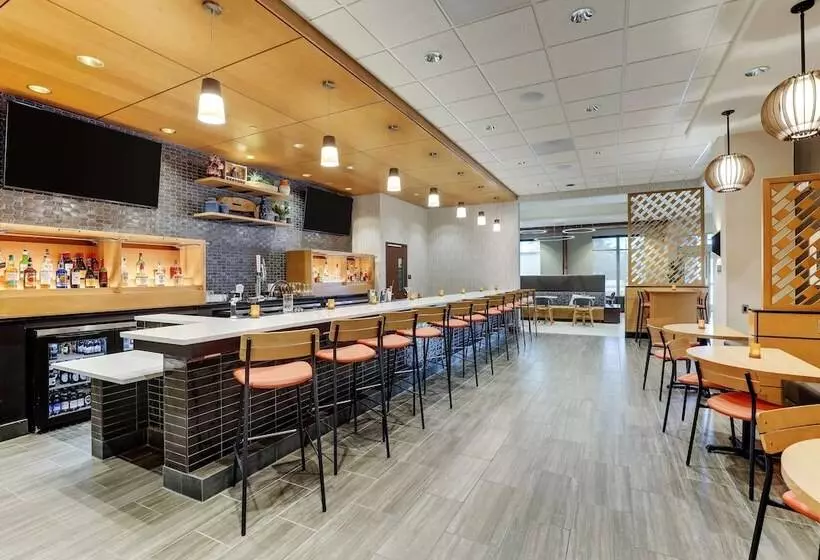 Drury Plaza Hotel Tallahassee