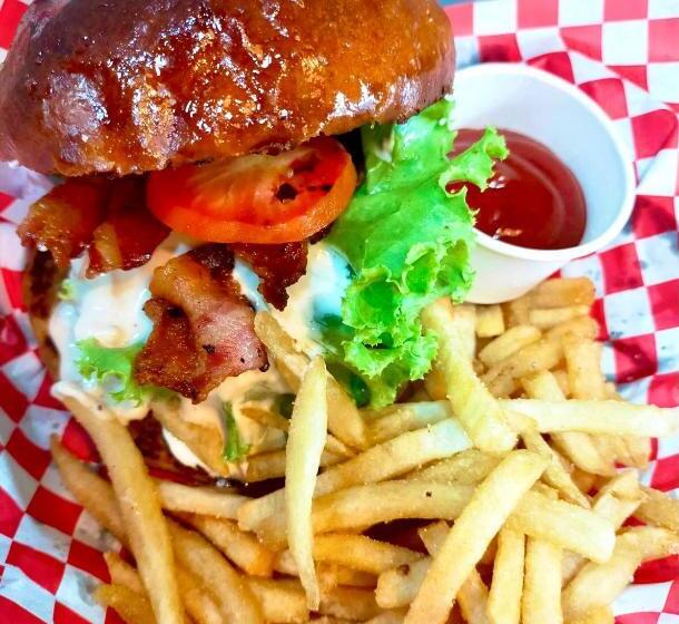 Hotel Island Lyfe Adventures