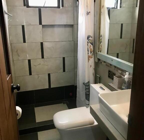 Hotel Island Lyfe Adventures