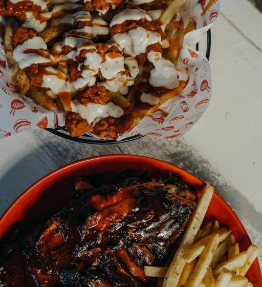 Hotel Island Lyfe Adventures