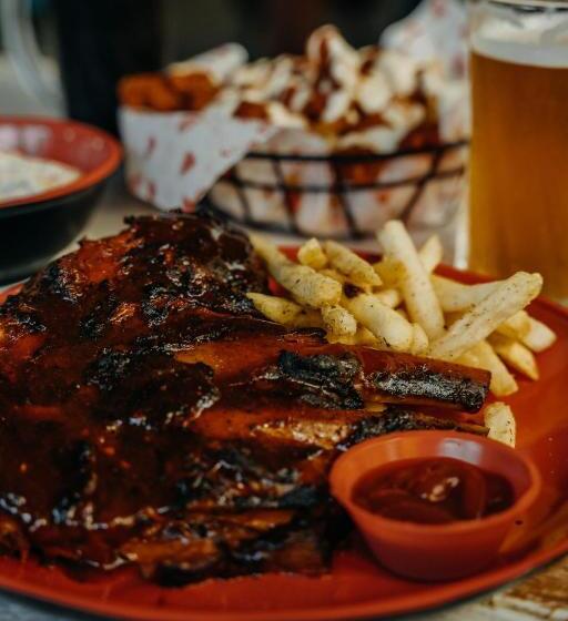 Hotel Island Lyfe Adventures