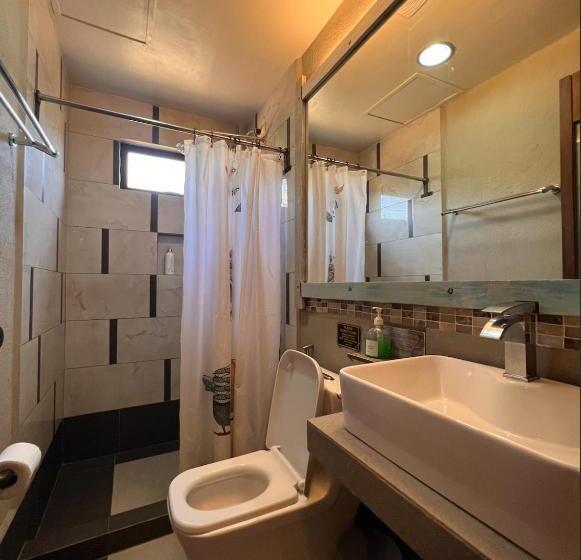 Hotel Island Lyfe Adventures