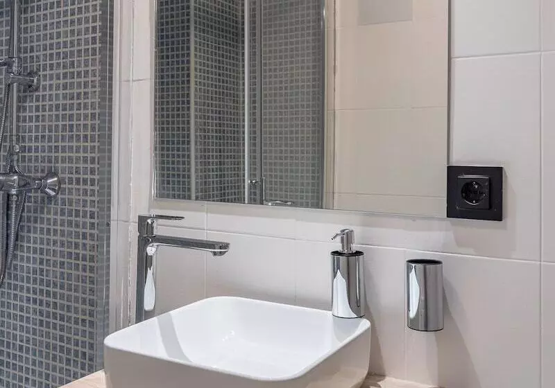 پانسیون Granada Suites By Olala Homes