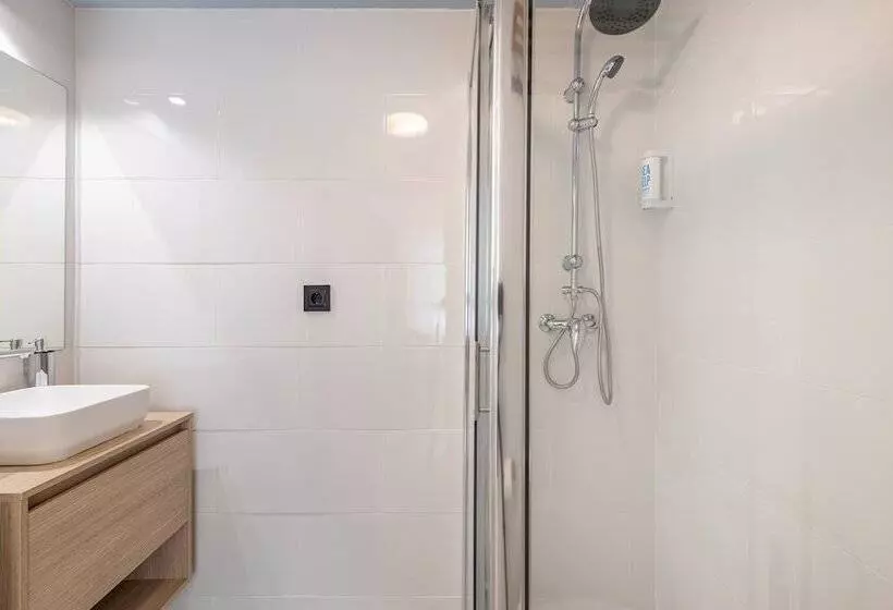 پانسیون Granada Suites By Olala Homes